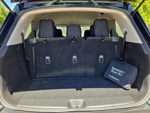 Certified 2024 Nissan Pathfinder SV image 12