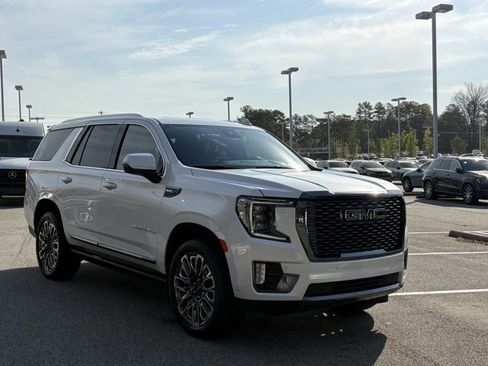 Used 2023 GMC Yukon Denali Ultimate image 3