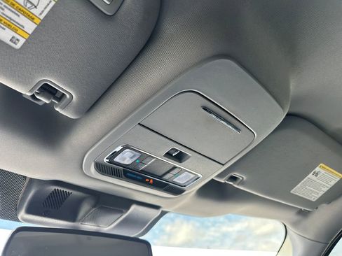 Used 2021 Ford F150 Lariat w/ Equipment Group 502A High image 28