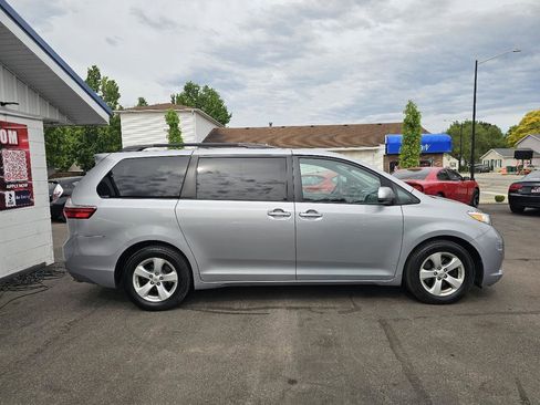 Used 2016 Toyota Sienna LE FWD image 13