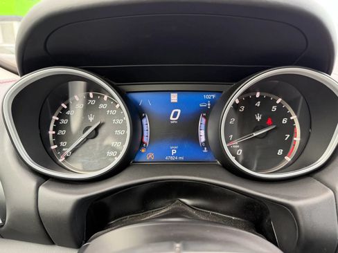 Used 2020 Maserati Levante GranLusso AWD/4WD image 21
