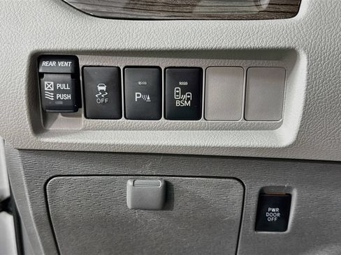 Used 2016 Toyota Sienna XLE w/ XLE Navigation Package AWD/4WD image 14