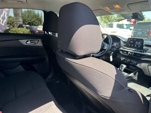 Used 2020 Kia Forte LXS FWD image 22
