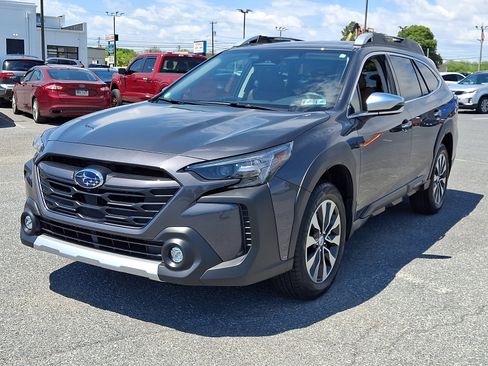 Used 2025 Subaru Outback Touring XT AWD/4WD image 3