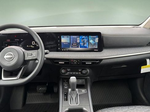 New 2026 Nissan Kicks SV w/ Charging Package FWD image 7