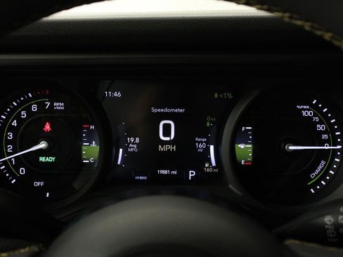 Used 2024 Jeep Wrangler Unlimited image 12