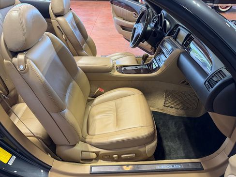 Used 2007 Lexus SC 430 Convertible RWD image 23