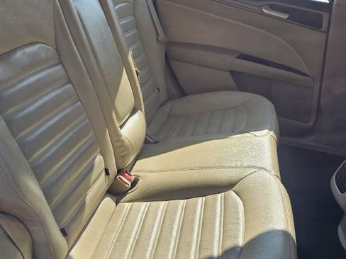 Used 2013 Ford Fusion SE FWD image 9