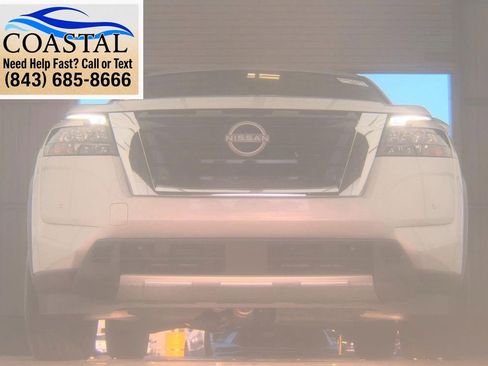 Used 2025 Nissan Pathfinder Platinum w/ Cargo Package FWD image 17