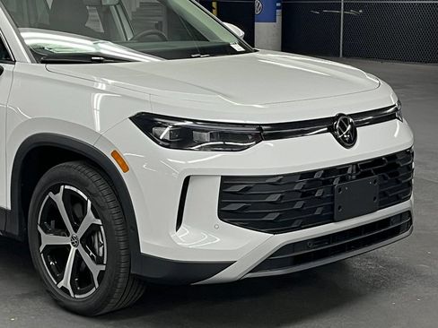 New 2026 Volkswagen Tiguan SE AWD/4WD image 40