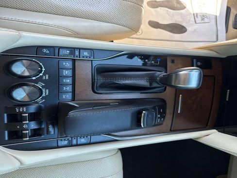 Used 2019 Lexus LX 570 4WD w/ Luxury Package image 24