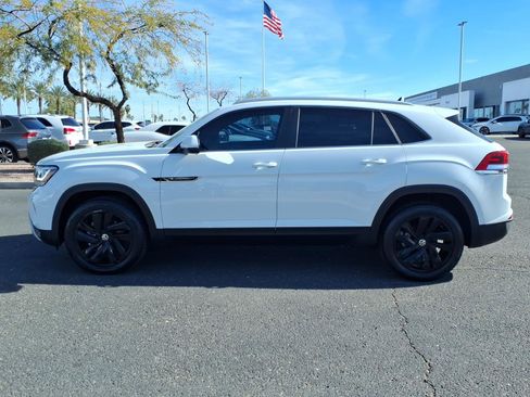Certified 2022 Volkswagen Atlas Cross Sport SE w/ Black Wheel Package image 3