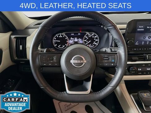 Used 2022 Nissan Pathfinder SL AWD/4WD image 11