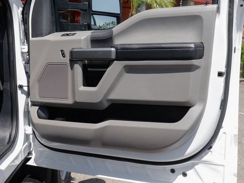 Used 2022 Ford F550 2WD Regular Cab Super Duty w/ XLT Value Package image 40