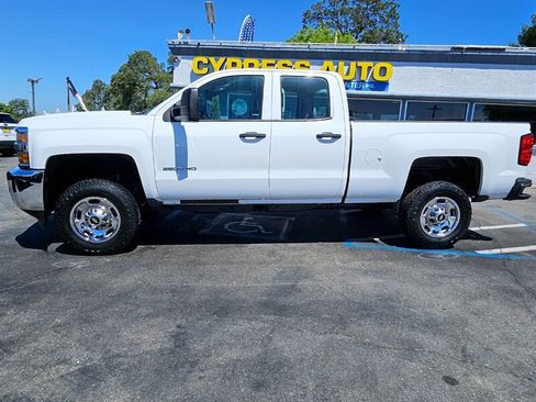 Used 2015 Chevrolet Silverado 2500 W/T AWD/4WD image 2