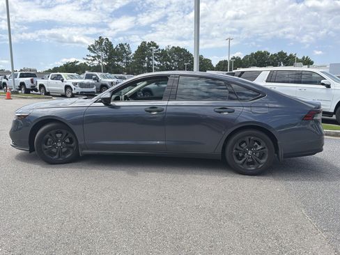Used 2025 Honda Accord SE image 9