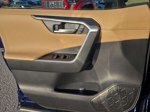 New 2025 Toyota RAV4 Limited image 27