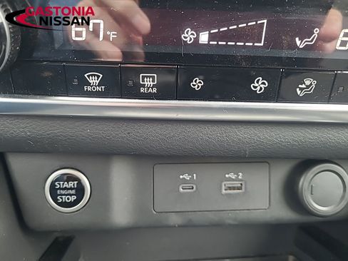 Used 2021 Nissan Rogue SV image 38