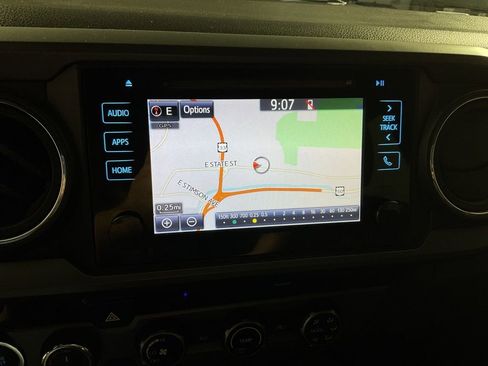 Used 2016 Toyota Tacoma TRD Sport w/ Towing Package image 2