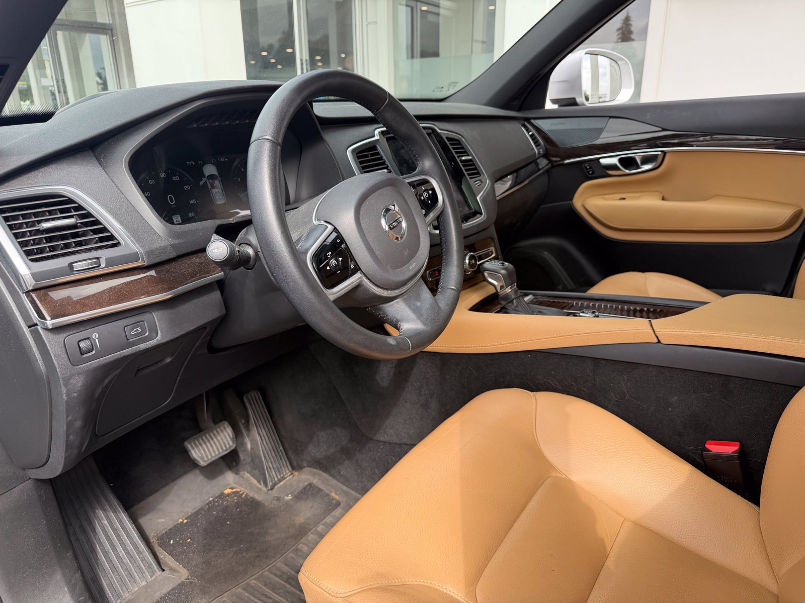 Used 2019 Volvo XC90 T6 Momentum w/ Advanced Package AWD/4WD image 13