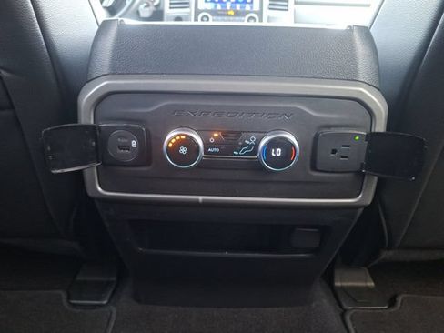 Used 2021 Ford Expedition XLT RWD image 14