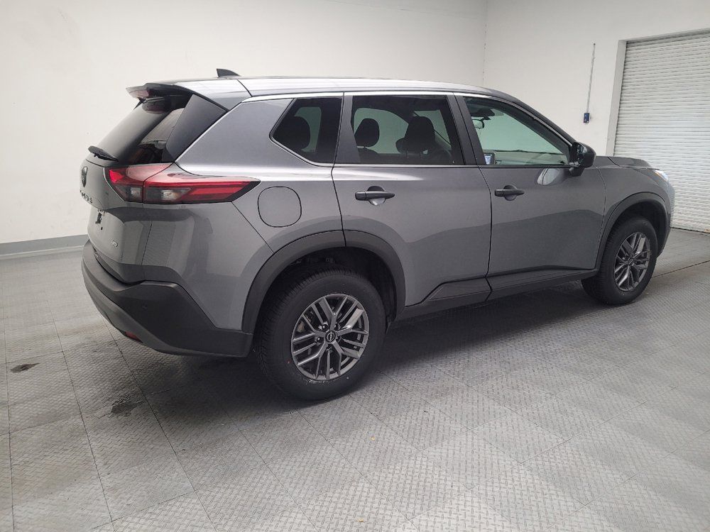 Used 2023 Nissan Rogue S AWD/4WD image 10
