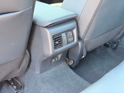 Used 2025 Toyota Camry SE FWD image 13