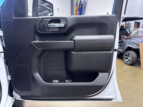 Used 2022 Chevrolet Silverado 2500 Custom w/ Custom Value Package AWD/4WD image 91