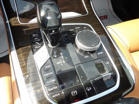 Used 2019 BMW X5 xDrive40i w/ M Sport Package image 16