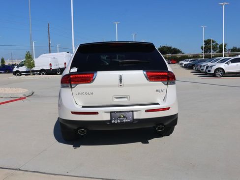 Used 2015 Lincoln MKX FWD w/ Equipment Group 102A image 4