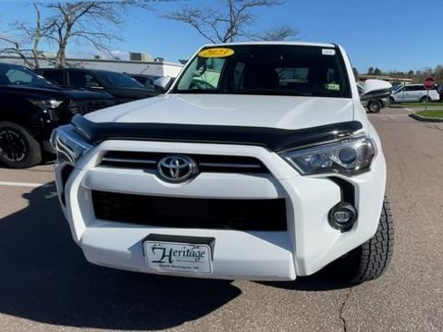Certified 2023 Toyota 4Runner SR5 AWD/4WD image 7