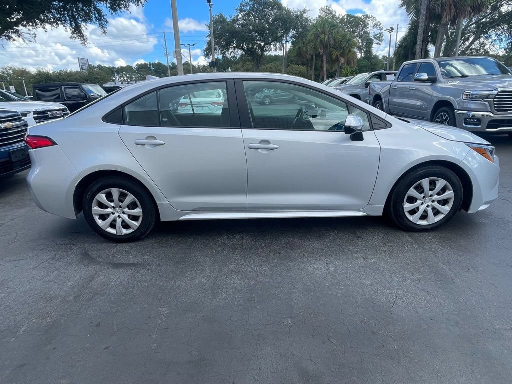 Used 2025 Toyota Corolla LE FWD image 6