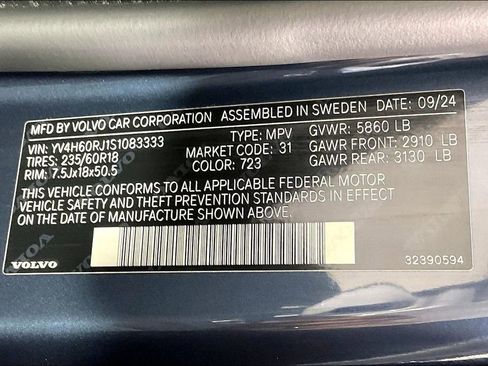 Used 2025 Volvo XC60 T8 Core AWD/4WD image 33