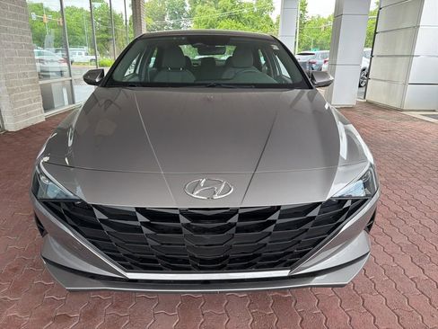 Certified 2023 Hyundai Elantra SE FWD image 6