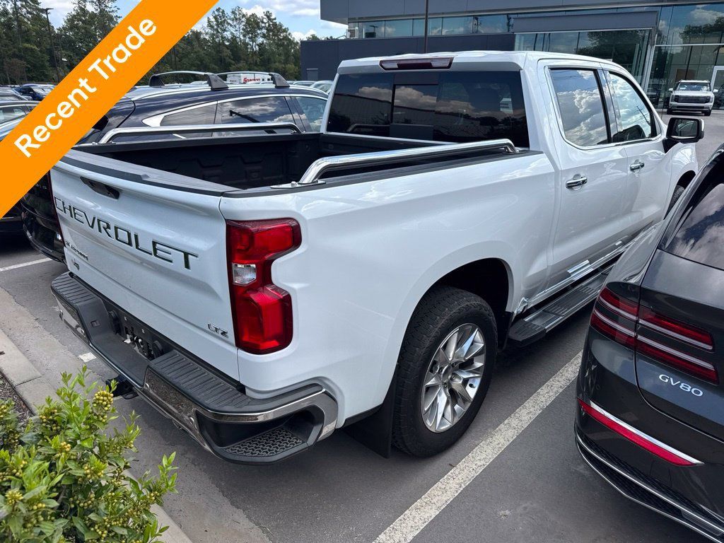 Used 2022 Chevrolet Silverado 1500 LTZ AWD/4WD image 3