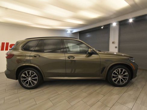 Used 2022 BMW X5 xDrive40i w/ M Sport Package AWD/4WD image 6