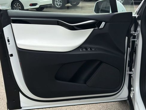 Used 2018 Tesla Model X 100D image 17