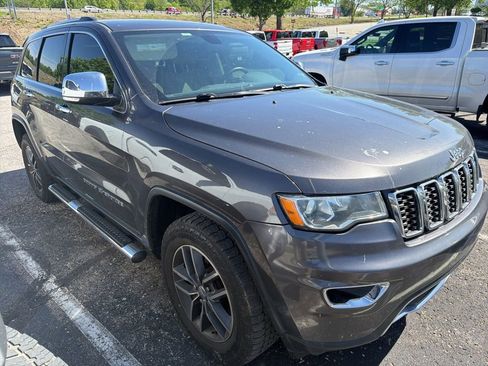 Used 2018 Jeep Grand Cherokee Limited AWD/4WD image 4