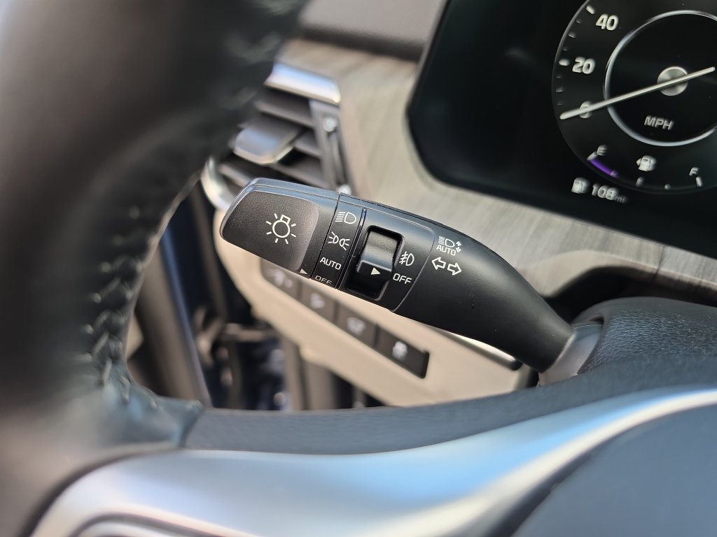 Used 2024 Kia Telluride SX w/ Towing Package FWD image 27
