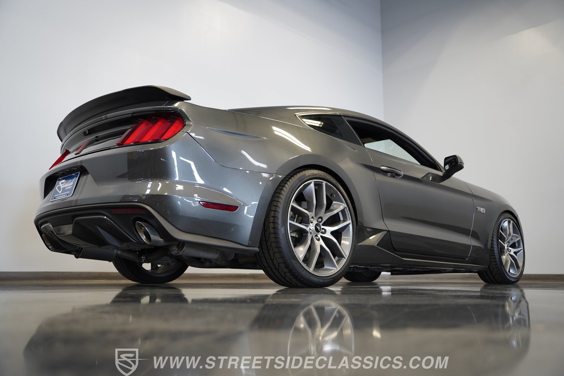 Used 2016 Ford Mustang GT Premium RWD image 31