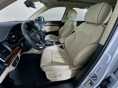 Used 2021 Audi Q5 Premium Plus w/ Premium Plus Package image 13
