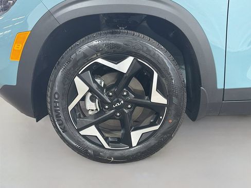 New 2026 Kia Seltos EX FWD image 33