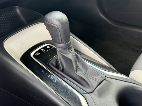 Used 2025 Toyota Corolla LE FWD image 21