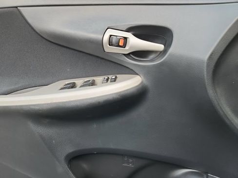 Used 2013 Toyota Corolla S FWD image 13