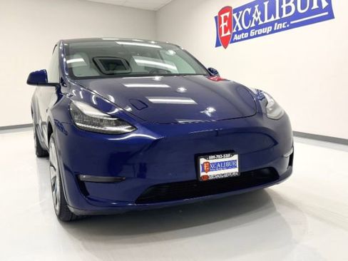 Used 2021 Tesla Model Y Long Range AWD/4WD image 10