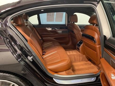 Used 2018 BMW 750i xDrive image 29