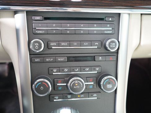 Used 2011 Lincoln MKS FWD image 17