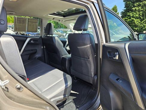 Used 2015 Toyota RAV4 Limited w/ Technology Package AWD/4WD image 13
