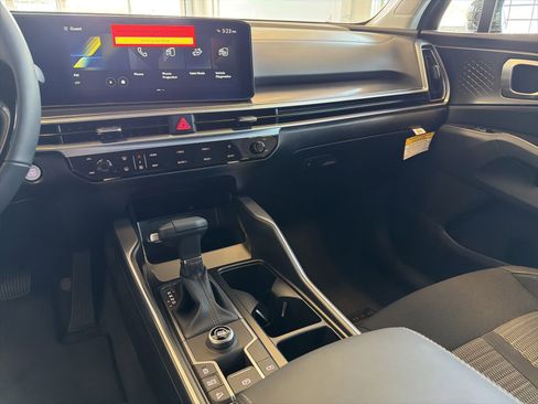 New 2026 Kia Sorento LX FWD image 22