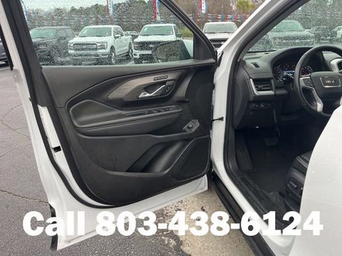 Used 2024 GMC Terrain SLT FWD image 4